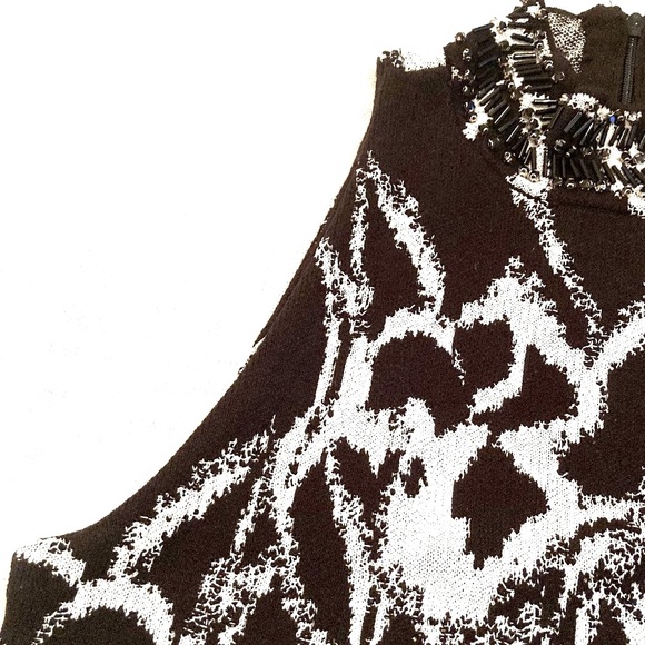 WHBM BLACK and WHITE SLEEVELESS SWEATER FEATURING A BEADED NECKLINE SIZE XXSP - Picture 3 of 7